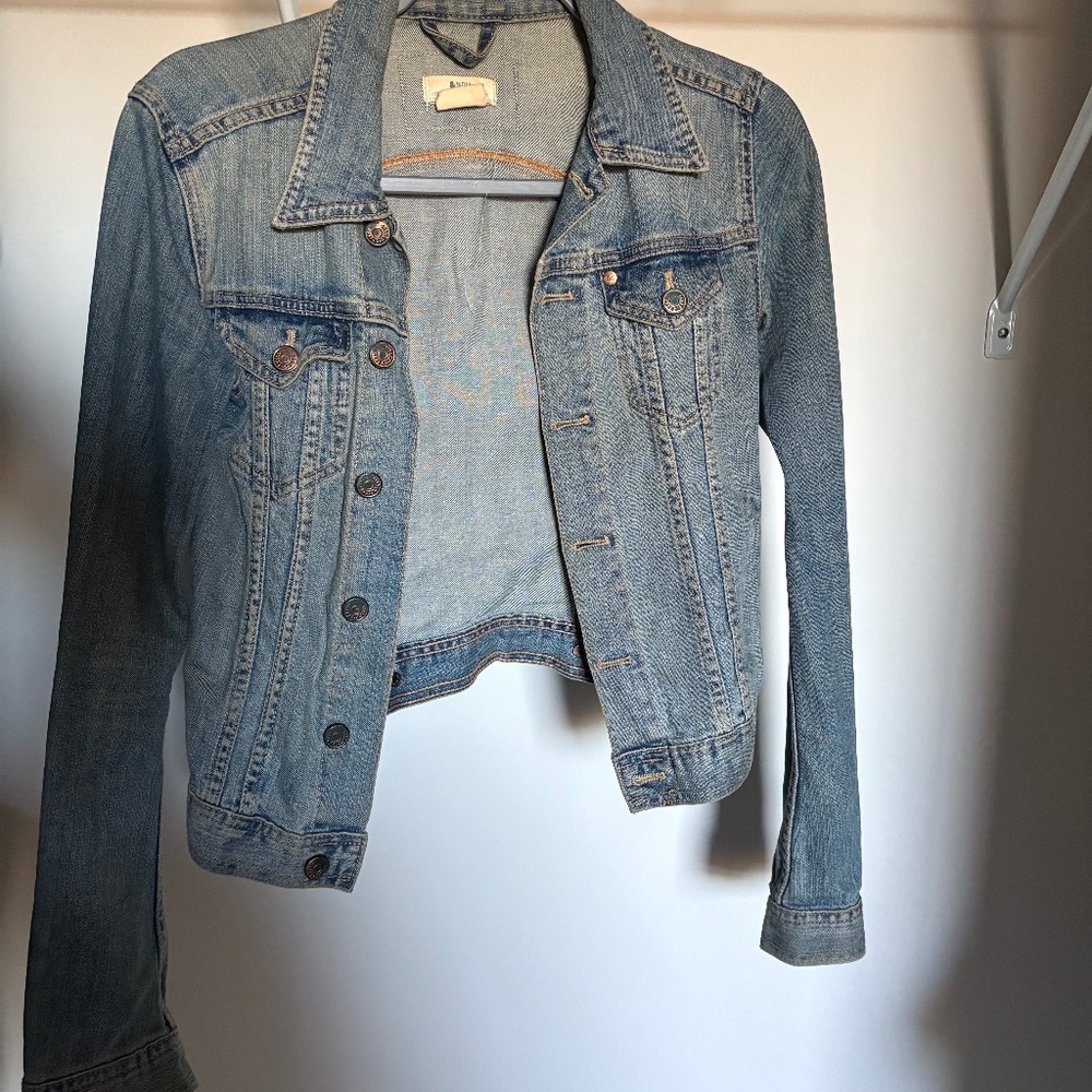 Form fitting Jean jacket